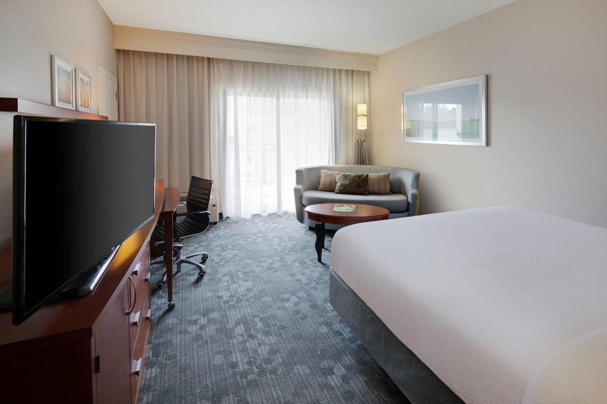 คอร์ตยาร์ด ดัลลัส แอดดิสัน/มิดเวย์ Hotel ภายนอก รูปภาพ